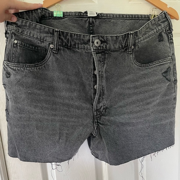 H&M Black Denim Shorts - Picture 2 of 4
